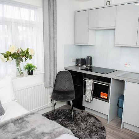 Small But Cozy Studio, Great Tube Connection Londýn Exteriér fotografie