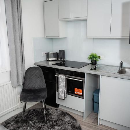 Small But Cozy Studio, Great Tube Connection Londýn Exteriér fotografie